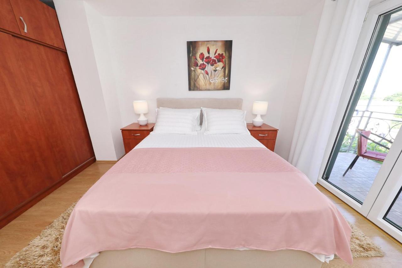 Apartment Rimanic Zara Esterno foto