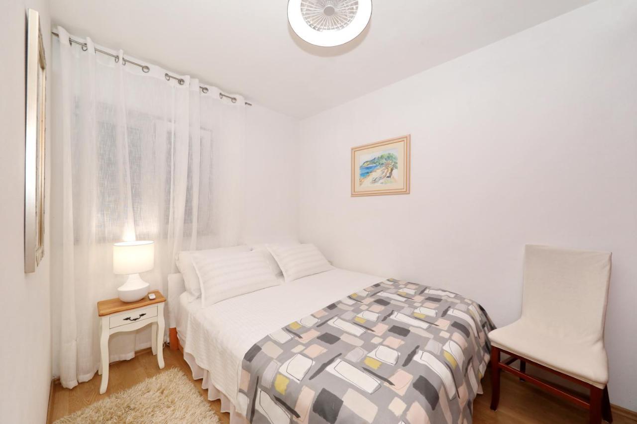Apartment Rimanic Zara Esterno foto