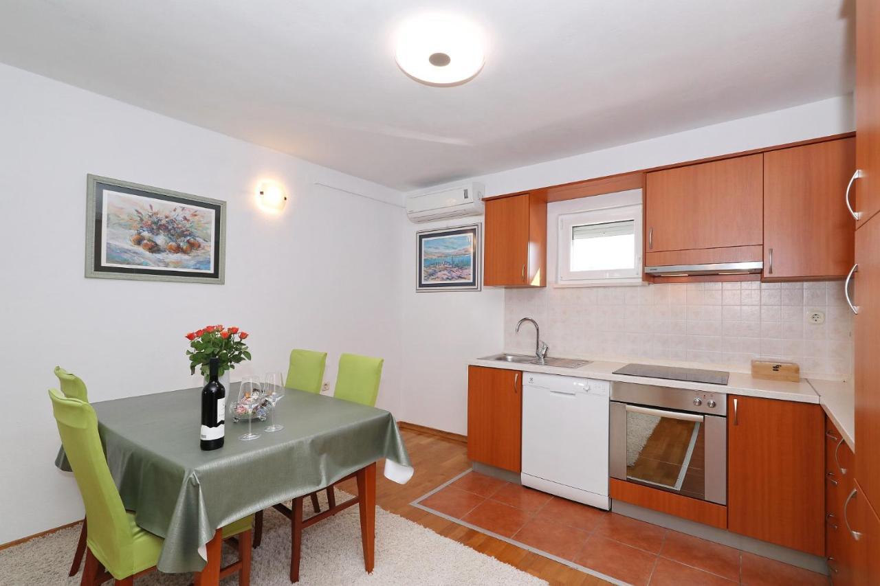Apartment Rimanic Zara Esterno foto